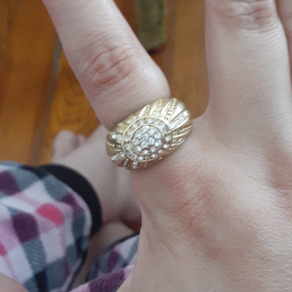 Gold rhinestone ring
